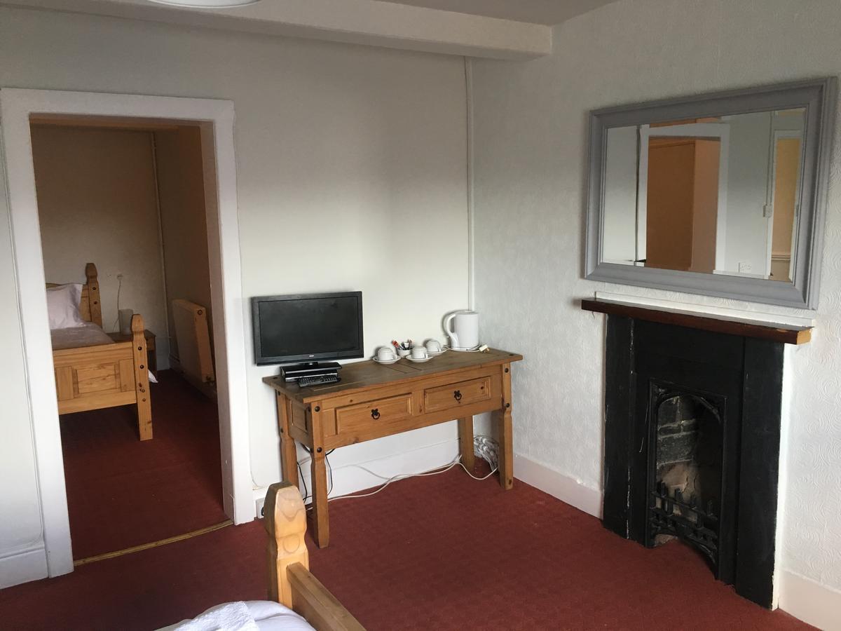 The Cross Keys Hotel Llanymynech Ngoại thất bức ảnh